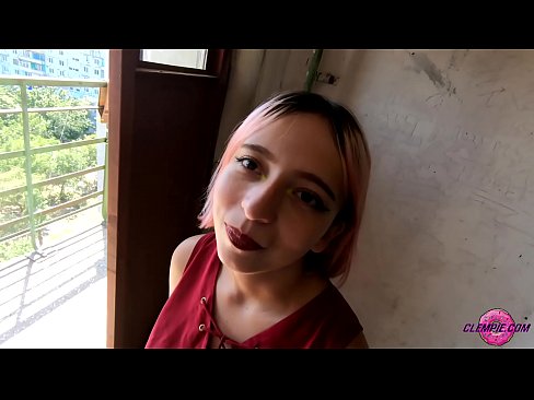❤️ شاگرد سينوئل چوسي ٿو هڪ اجنبي کي ٻاهر جي پوئتي ۾ - هن جي منهن تي ❤️ معيار جنسي